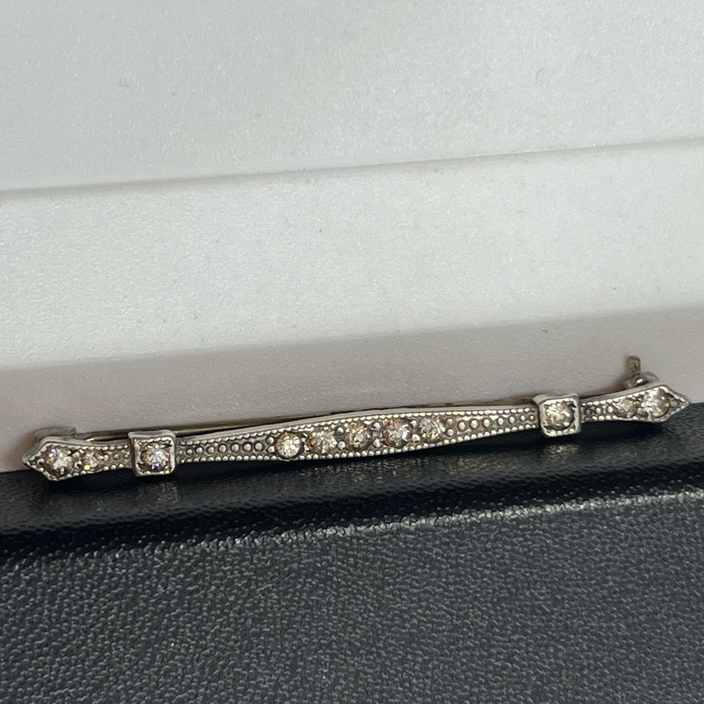Sterling silver bar rhinestone milgrain brooch pin - Picture 2 of 12